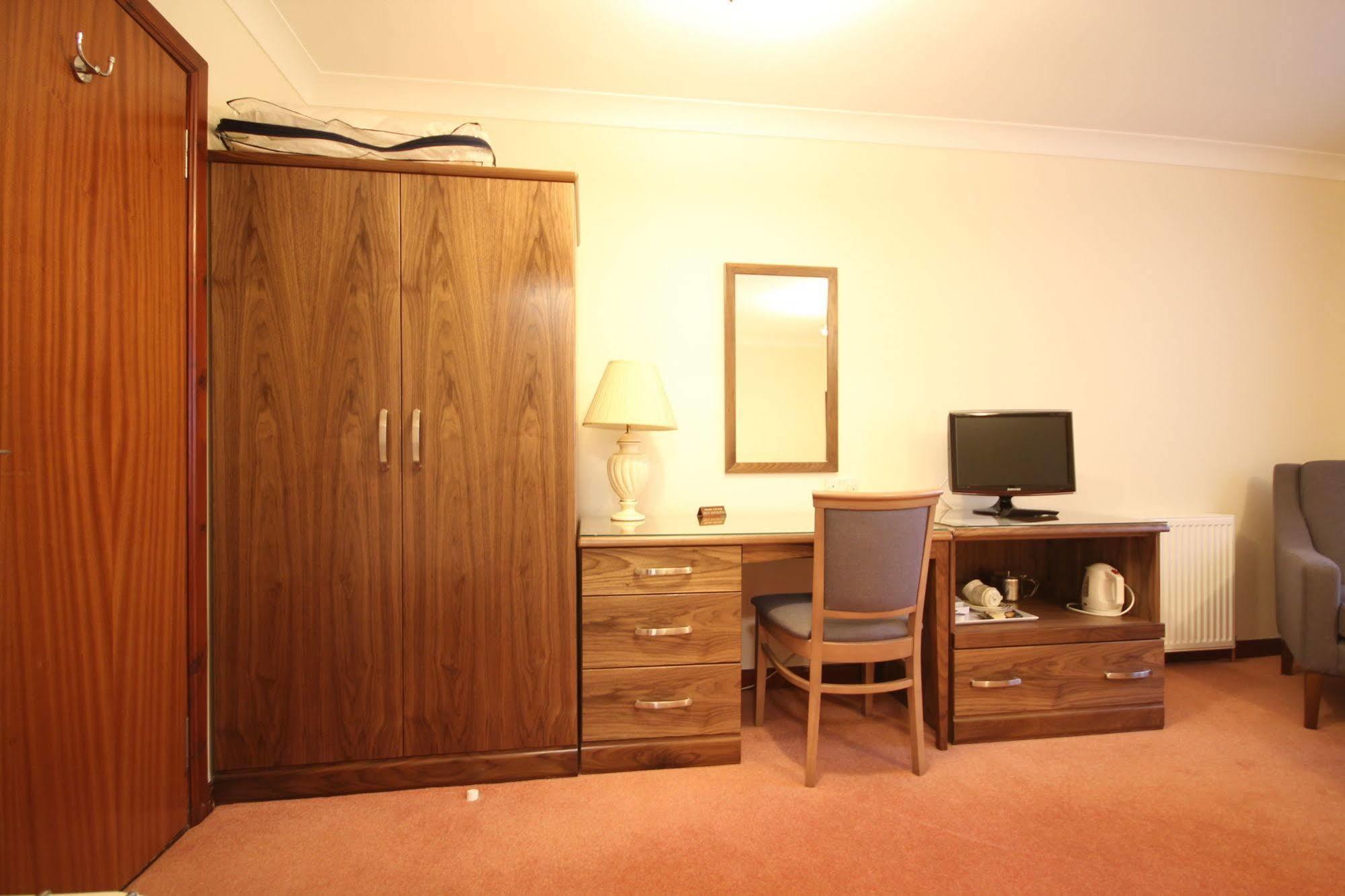 Strathburn Hotel Inverurie By Compass Hospitality Exterior foto