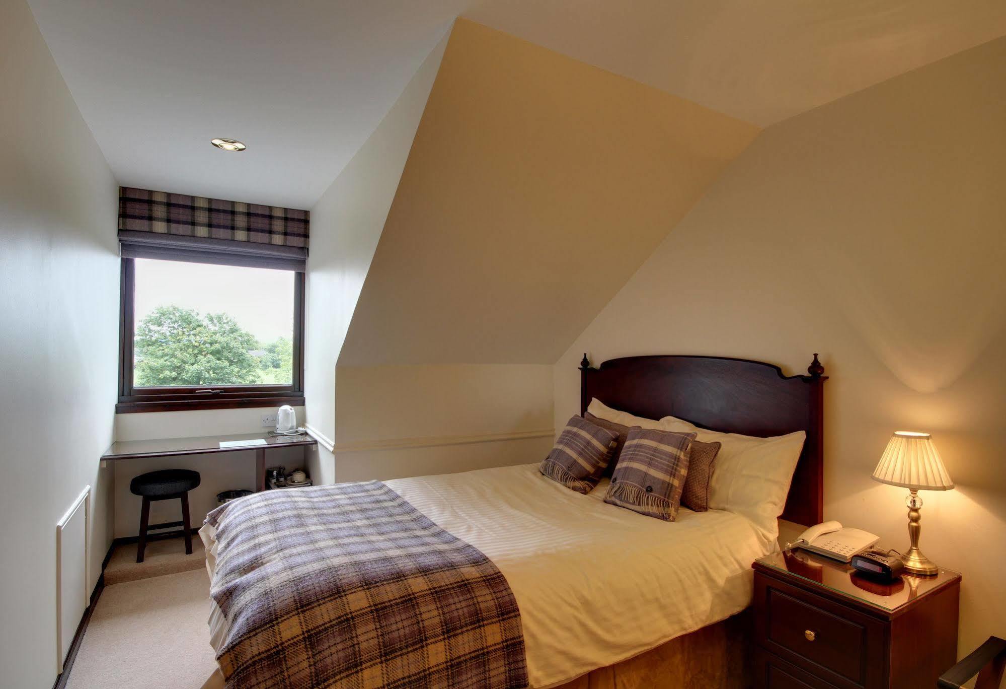 Strathburn Hotel Inverurie By Compass Hospitality Exterior foto
