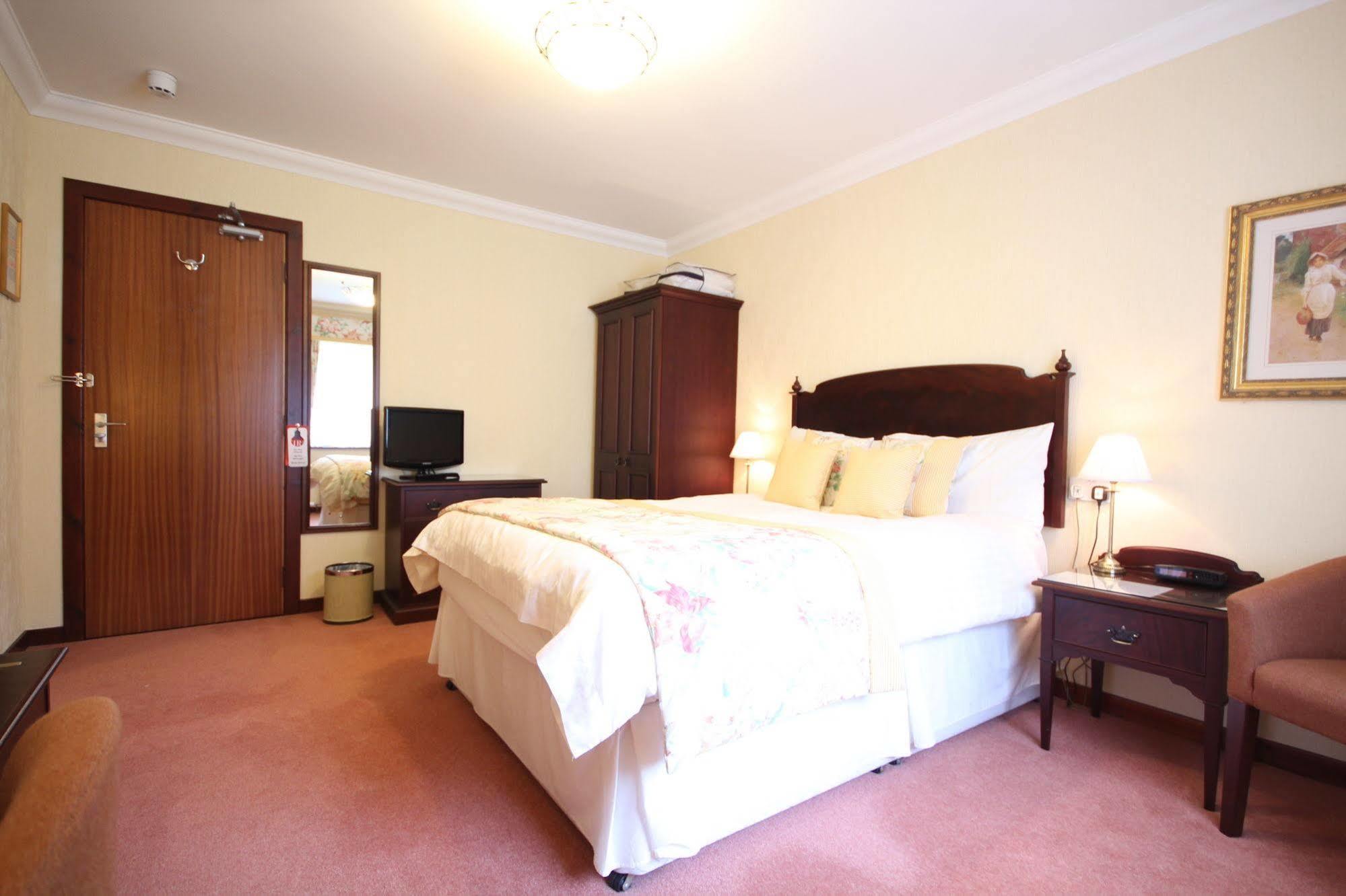 Strathburn Hotel Inverurie By Compass Hospitality Exterior foto